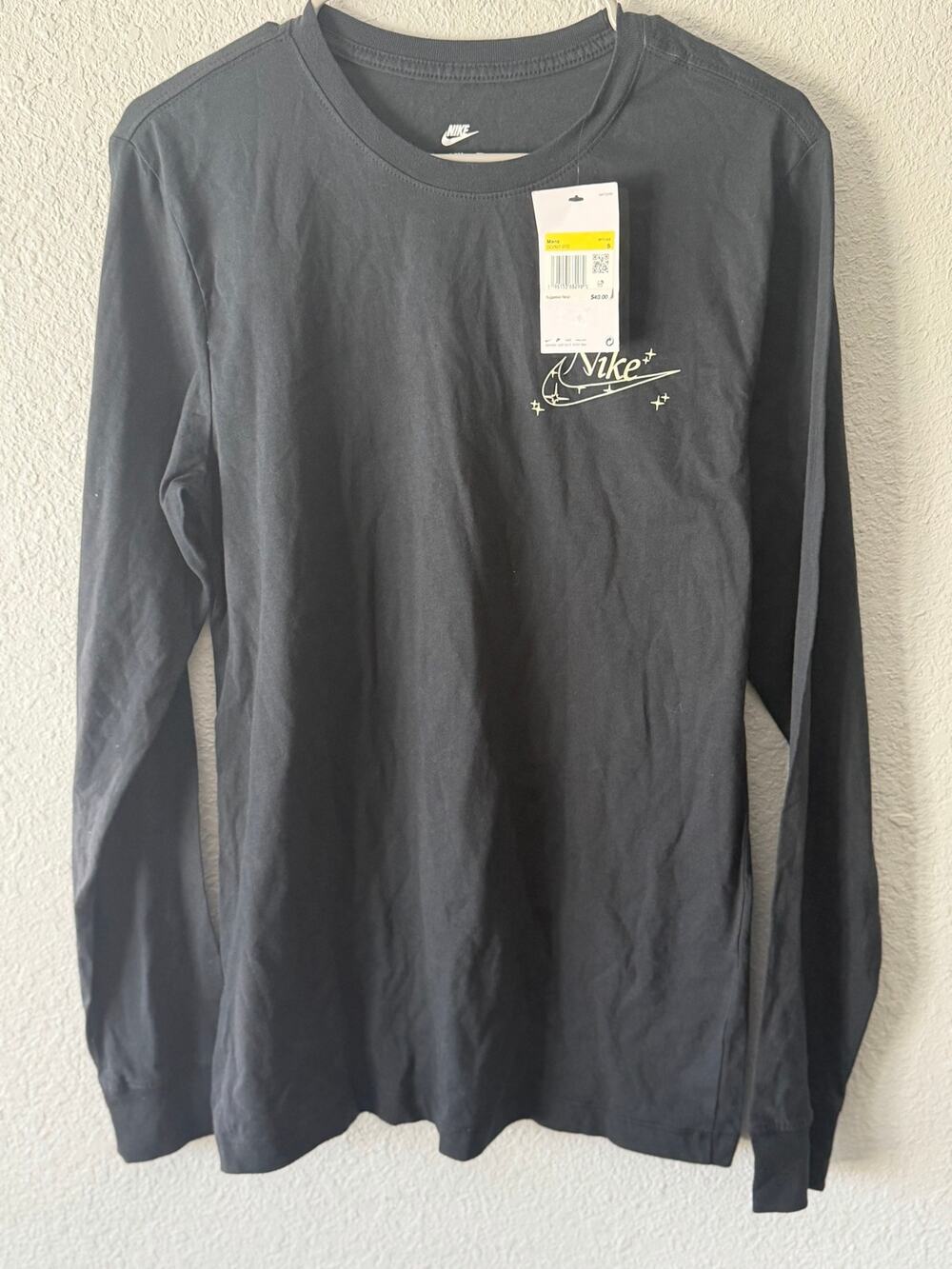 Nike Men's Size S long sleeve T-Shirt. New w/tags